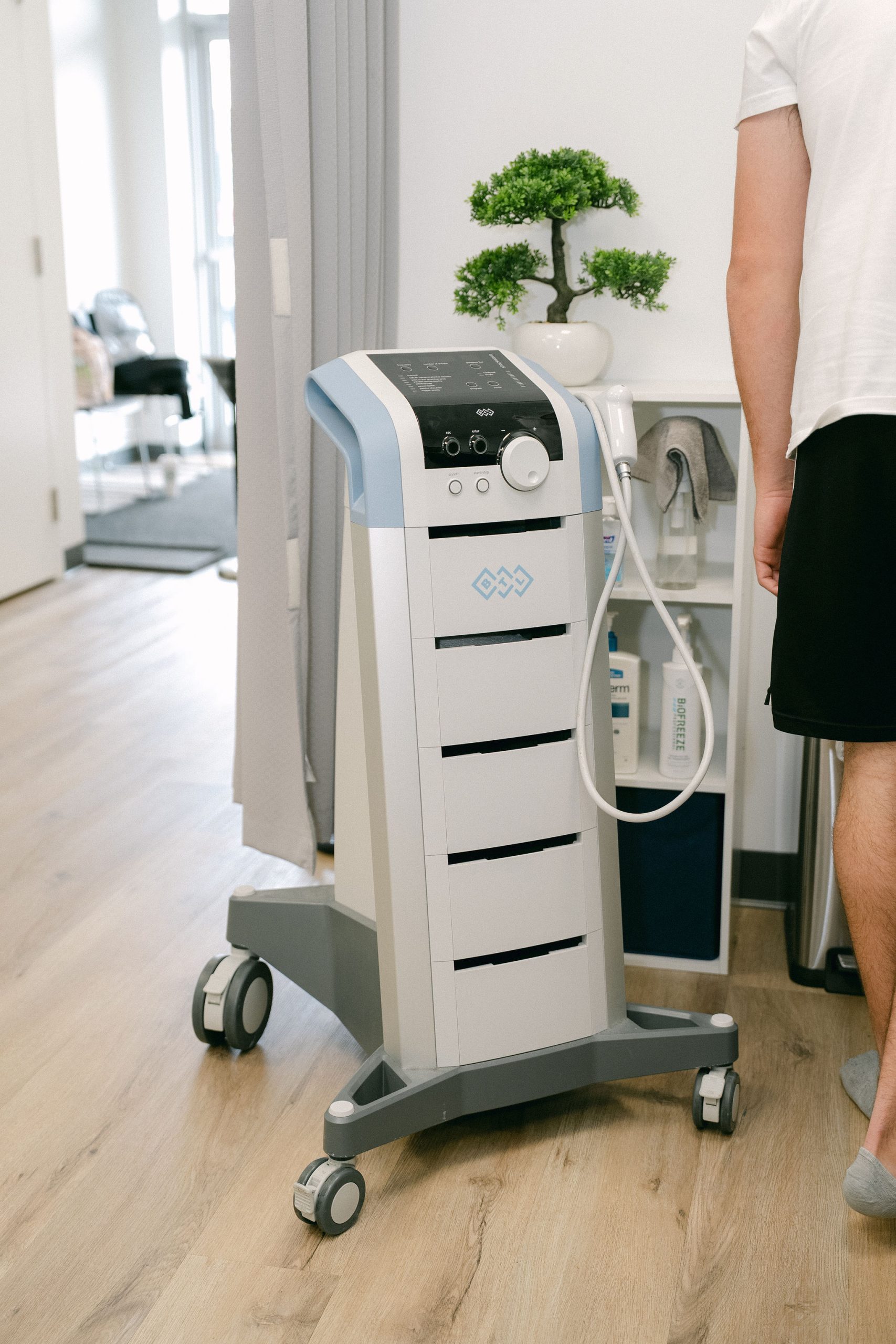 Shockwave therapy machine at first line physiotherapy North York Shockwave therapy machine at first line physiotherapy North York